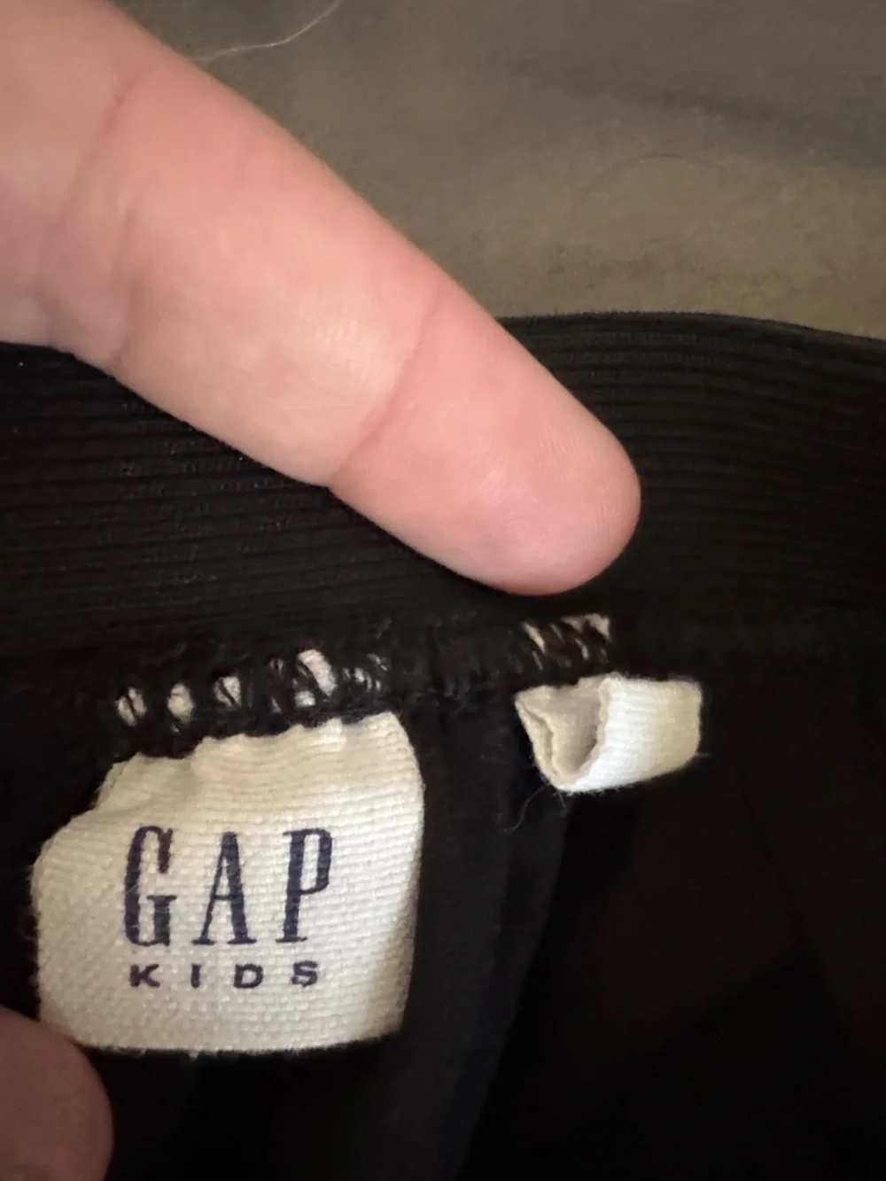 GAP Black Skirt with Pink, Purple and Blue Sequins / AA39